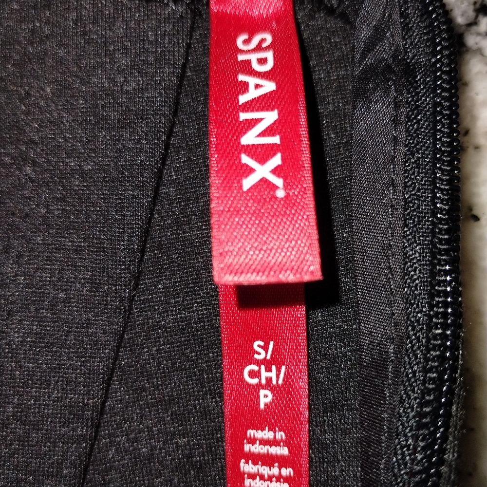 SPANX NWT Women's Short Sleeve Funnel Top - Black, Size Small - Picture 9 of 11